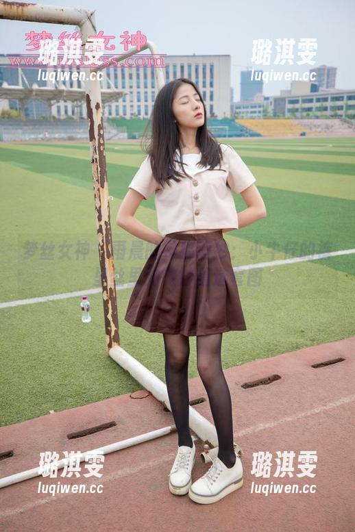 梦丝女神 - 雨晨的神秘面纱：小牛仔的裤里丝里的微妙精选套图