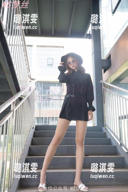 梦丝女神-魏婷婷 梦丝女神 - “毛衣更新:魏婷婷教你如何穿出一个毛衣的故事,顺便不用露肩!“