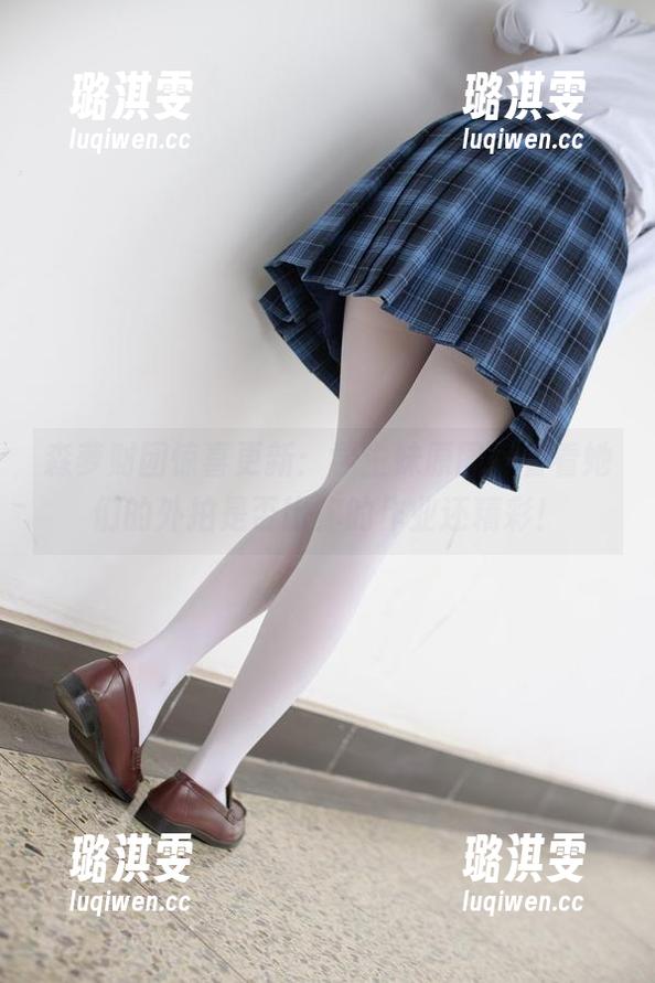 森萝财团 森萝财团惊喜更新:学生妹原图,看看她们的外拍是否比你的作业还精彩!