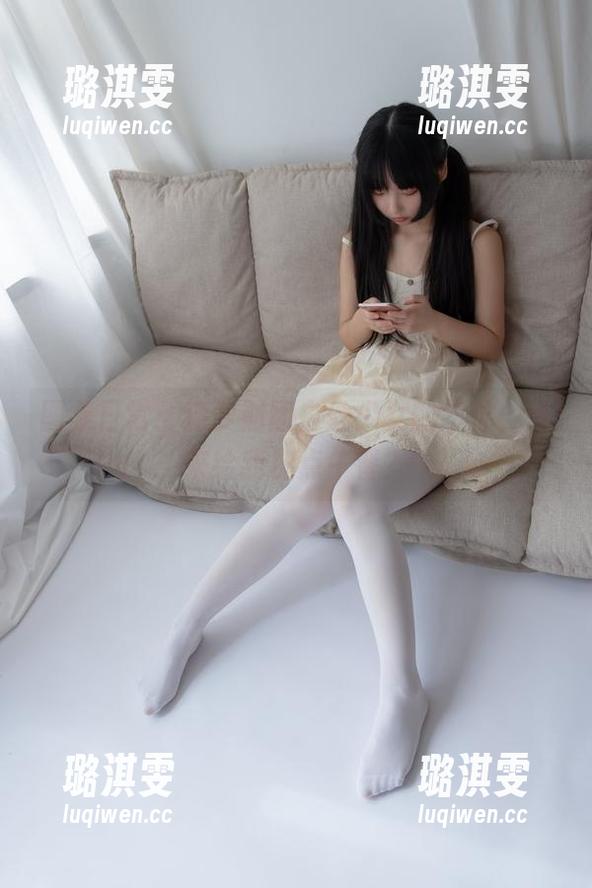 图集日常：森萝财团白丝少女的午休，谁来给我加点午餐？