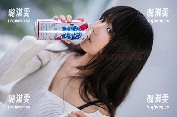 抓住你的眼球，汪知子网袜福利图包让人回味