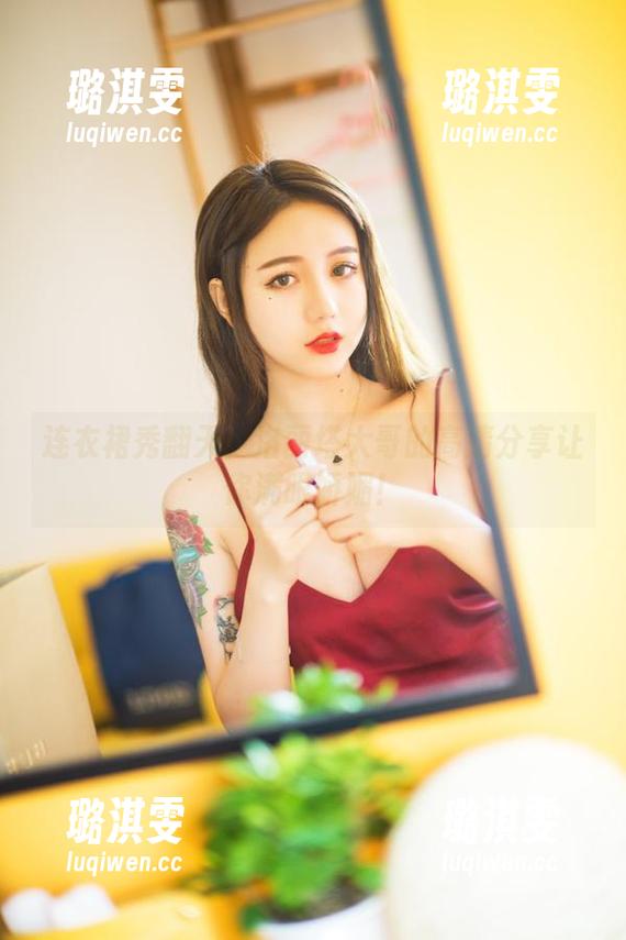 连衣裙秀翻天！洛丽塔大哥的高清分享让你满眼娇媚！