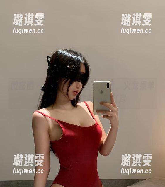 微密圈 - 日系死库水全套资源，火龙果羊超现实写真作品一网打尽