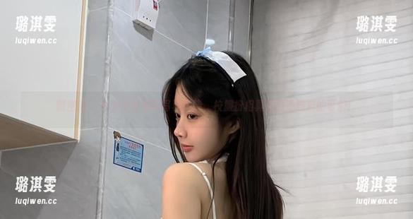 火龙果羊 微密圈 - 火龙果羊最新写真揭晓,校服扮相真是出乎意料的可爱!
