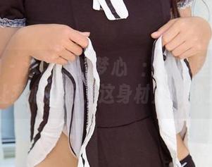 爱尤物 – 泳池里的梦心玥：图包里的每张都让我心痒痒，这身材太犯规了！