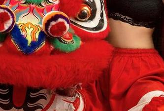 爱尤物 – 王静静的短裤：在线图片里那些不可言说的瞬间