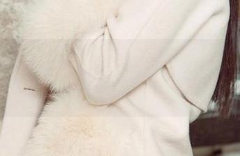 爱尤物 – 萌琪琪私拍，情有独钟仿佛在说：‘我就是你的欢乐源泉’！