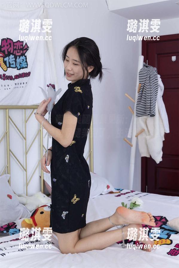 物恋传媒-嘟嘟 物恋传媒 - 嘟嘟美腿图集更新:没等着出围墙,就被这双腿美到了,生活简直美好!