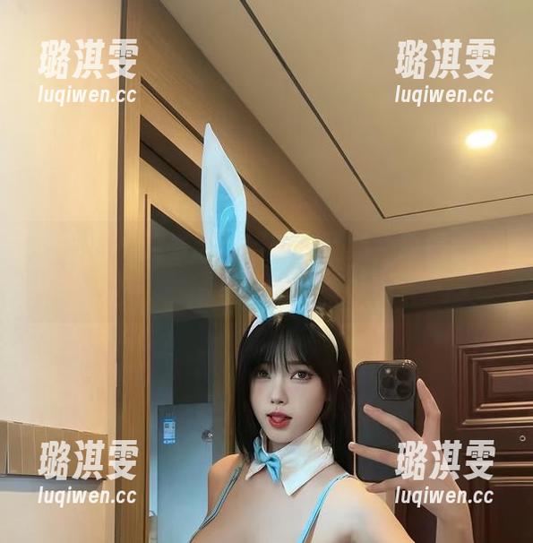 微密圈 - 翻看琳铛铛的作品集，甜得我心里发痒。