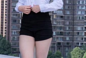 甜予摄影 – 思思的裸足大揭秘：谁说脚不能当主角？合集等你下载！不试试吗？