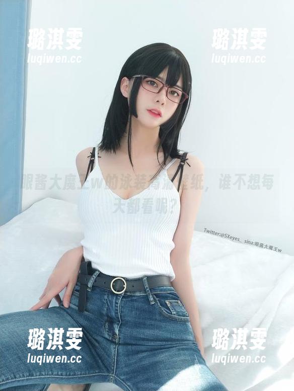 眼酱大魔王w 眼酱大魔王w的泳装高清壁纸,谁不想每天都看呢?