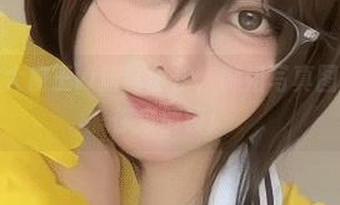 眼酱大魔王w新鲜出炉，御姐写真图包等你来解锁！