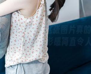 我发现神沢永莉学姐这张图片真的是太有气质了，原图里的光影感简直令人着迷！