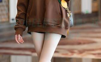 秀人网 – MODEL伊若写真集：这个日常，怎么总有点撩？