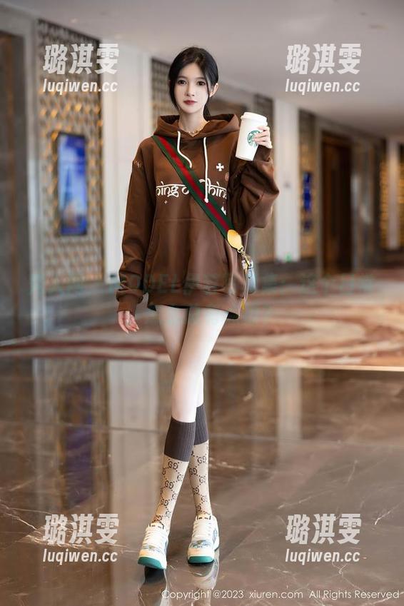 秀人网-MODEL伊若 秀人网 - MODEL伊若写真集:这个日常,怎么总有点撩?
