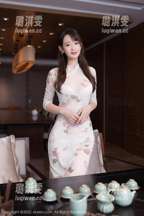 秀人网 - 余虞酱的可爱大解密：套图资源让你眼前一亮！