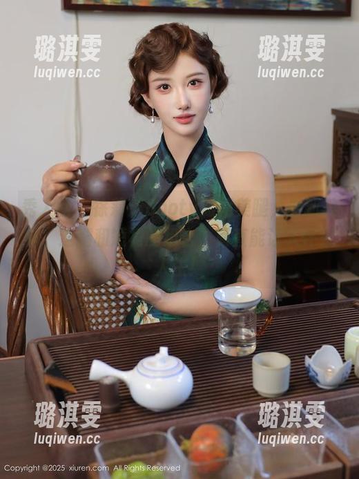 秀人网 - 徐莉芝Booty短裙美腿，最新美图，这腿和短裙的组合，简直能让人怀疑人生！