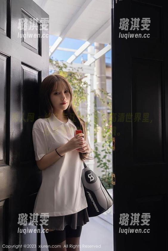 秀人网 - 纯白与江七七：在高清世界里，分享其中的无穷意境。