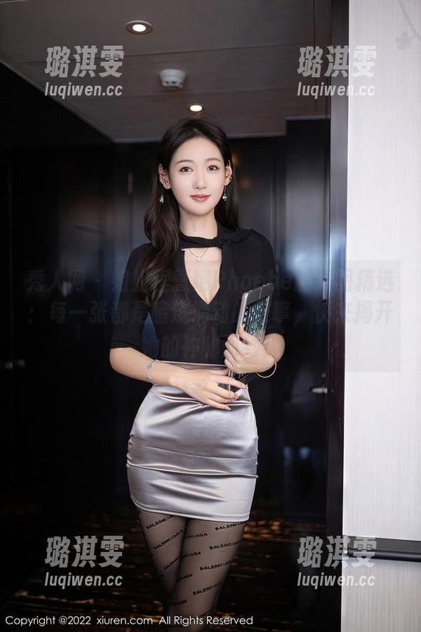 秀人网-程慧娴Phoebe 秀人网 - 姐姐程慧娴Phoebe的原图精选:每一张都是暗流涌动的故事,快来揭开她的神秘面纱!