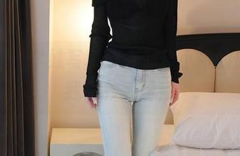 秀人网 – 学妹写真发来，金小依的原图让我一秒变粉！