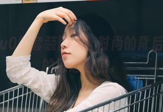 穆零Mu0的套装图集，时尚的背后是无尽的深思到底。