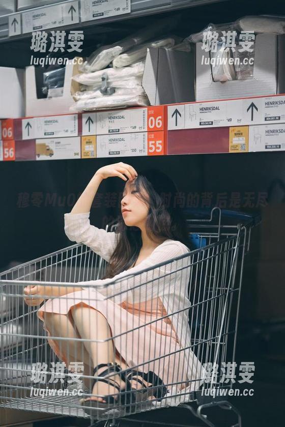 穆零Mu0 穆零Mu0的套装图集,时尚的背后是无尽的深思到底。