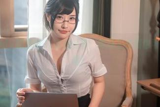 糖果果Candy的室内OL套图分享：谁让工作服也可以这样养眼呢！