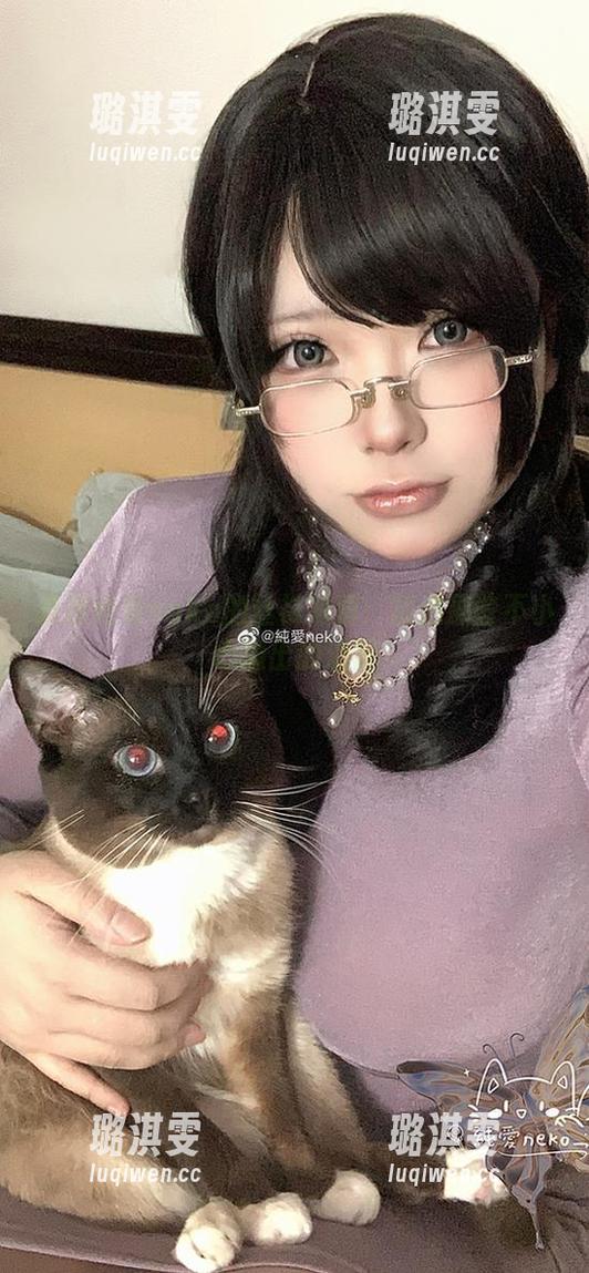 纯爱neko 追寻纯爱neko的丝袜写真:精选那些不小心溢出的浪漫