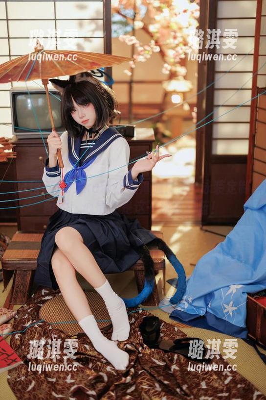纸悦Etsu_ko 纸悦Etsu_ko带你逛海滩:美咲泳装定制图片,心情就是这一抹夏日蓝!