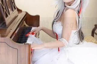 沉醉在苏嫣嫣阿姨的女友cos美图里，感觉自己也能变身小公举