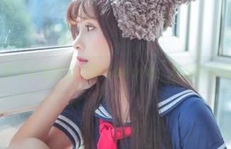 菠萝社 – 私房写真里的猫九酱Sakura：灰丝的神秘光影游戏！
