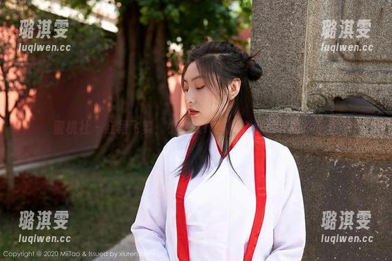 蜜桃社-小魔女lily 蜜桃社 - 红裙飞舞,小魔女lily的资源世界等你探索