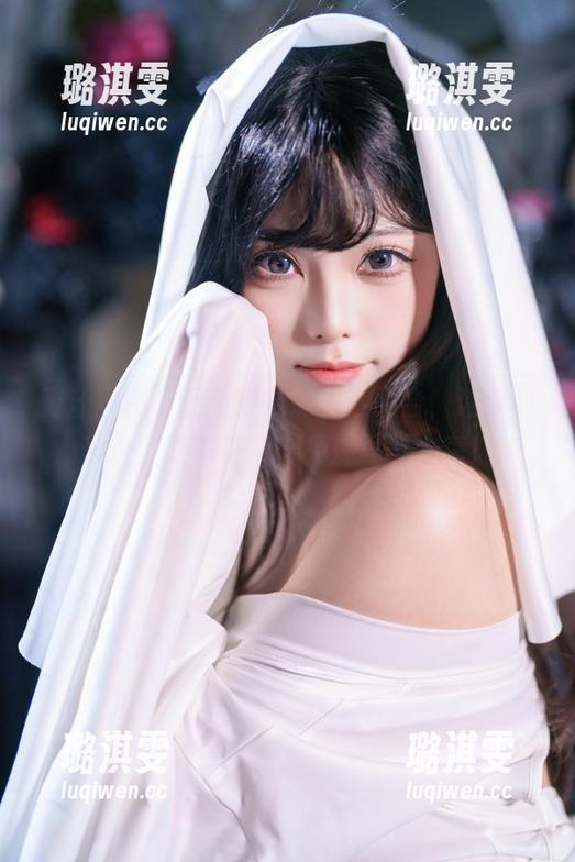 蜜汁猫裘，运动服妹妹：这组合，让我只想说‘哇哦！’—免费写真来袭！