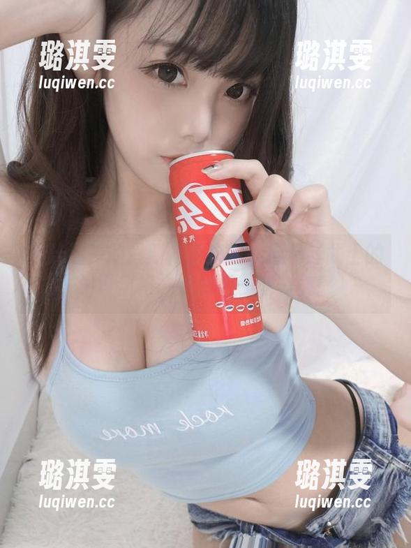 蜜汁猫裘 蜜汁猫裘的最新作品来啦!看看红武士的绝世风格,绝对要一睹为快!