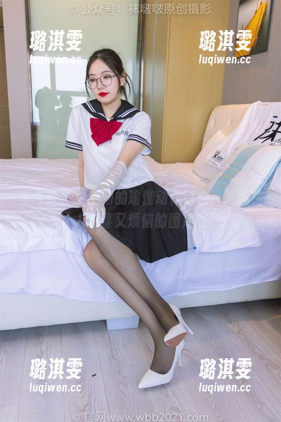 袜啵啵 - 甜甜圈的瑜伽动作精选，简直是让人欢喜又烦恼的图库啊！