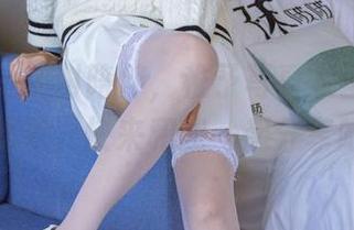 袜啵啵 – 感谢陪伴，稚予写真集里的假期小秘密，快来和我一起分享吧！