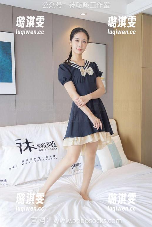 袜啵啵-芝士 袜啵啵 - 芝士与她的高跟凉鞋:私拍原图里的那些小心思!