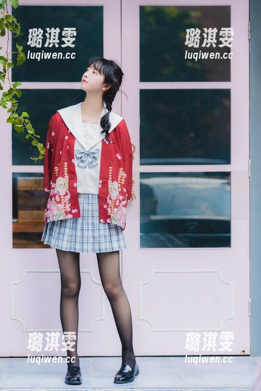 西瓜少女带你飞，清新JK写真照里藏着的趣味小故事！