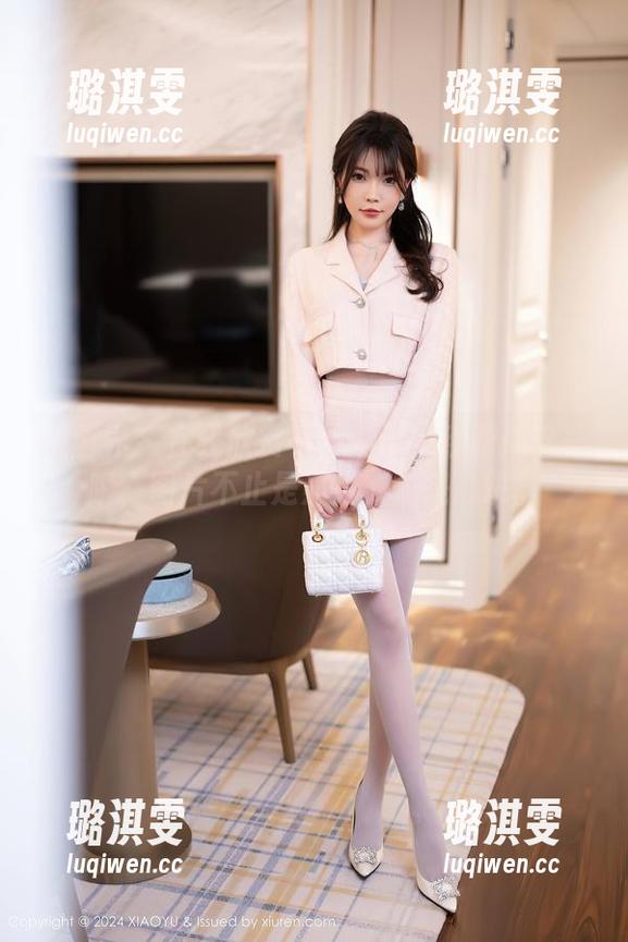 语画界-奶瓶 语画界 - 在线欣赏——奶瓶的红裙:这一瞬,图片不止是照片,而是心跳。