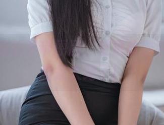 轩萧学姐的吊带原图，壁纸拿到手软，真的是太绝了！