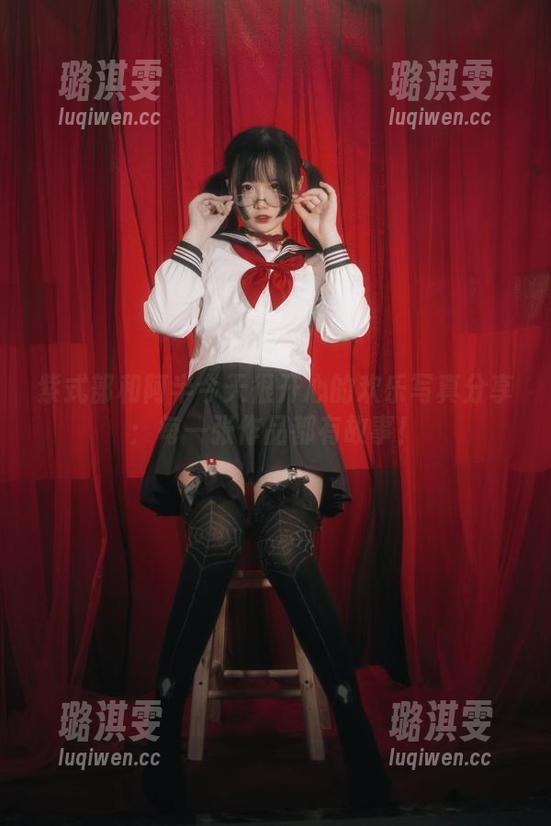 紫式部和阿半今天很开心的欢乐写真分享：每一张作品都有故事！