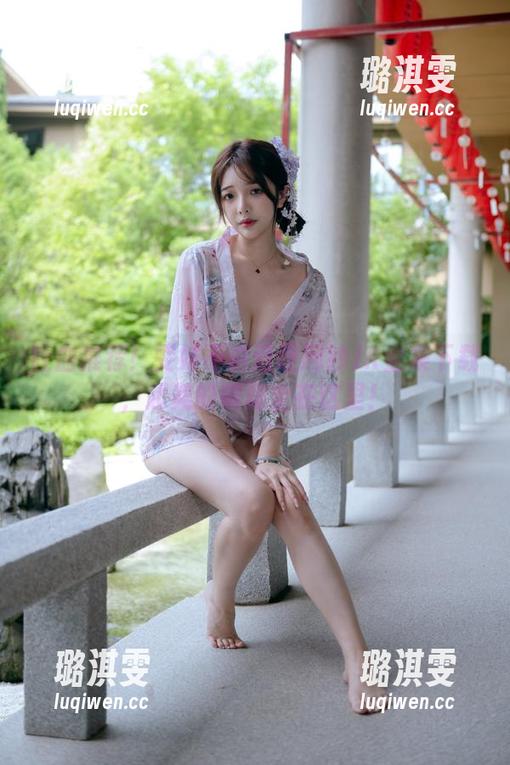 吐血推荐！雯妹不讲道理网纱JK全集下载，超美的瞬间全在这里！