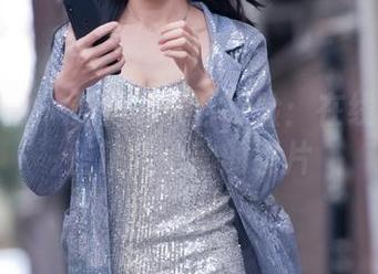 魔镜街拍 – 曼曼的天台探险：在线浏览那些让人心动的图片