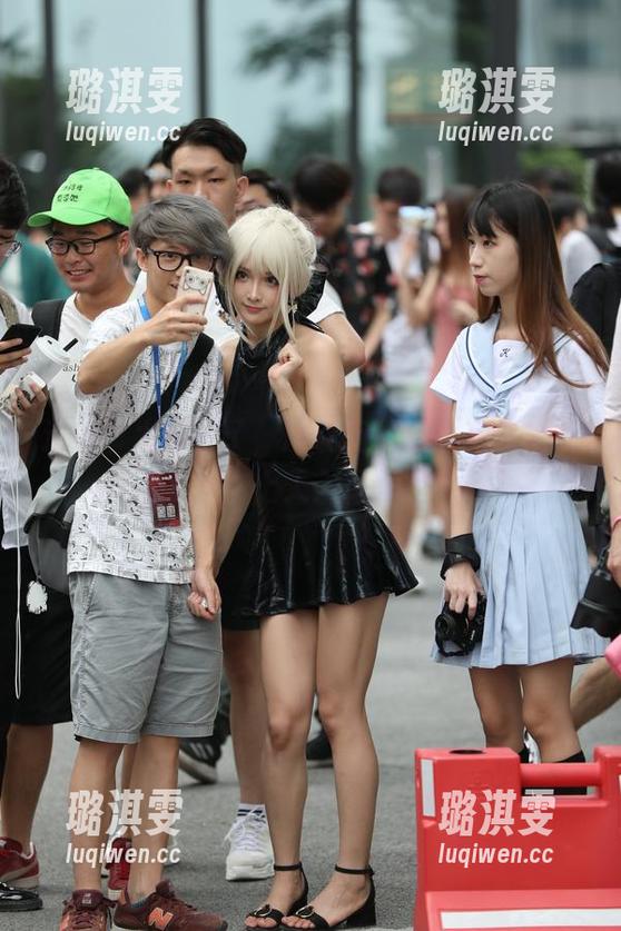 魔镜街拍 这城市太陌生了,魔镜街拍的全套原图带你上天入地!